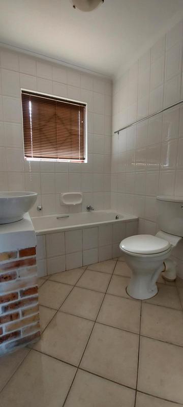 To Let 2 Bedroom Property for Rent in Vredekloof East Western Cape